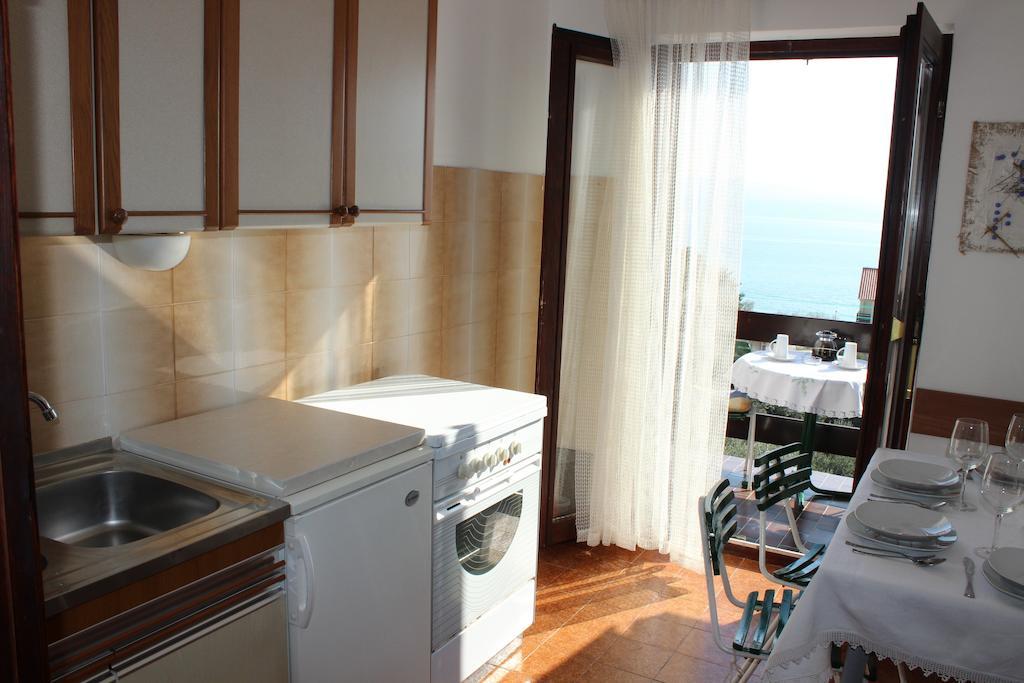 Apartments Petrada オミシュ 部屋 写真